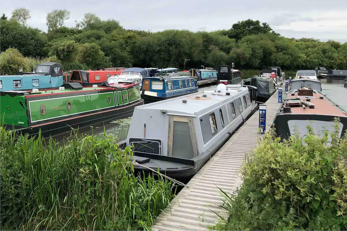 E S Hartley Limited - Canal Barge Rentals