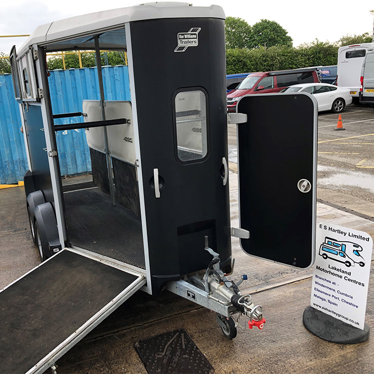 E S Hartley Limited - Horsebox Rentals